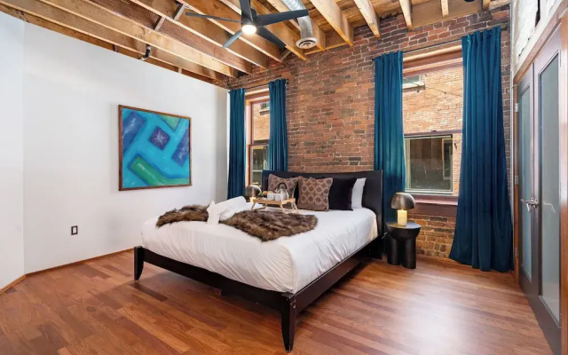 Jamloft - Printers Alley - Walk to Broadway