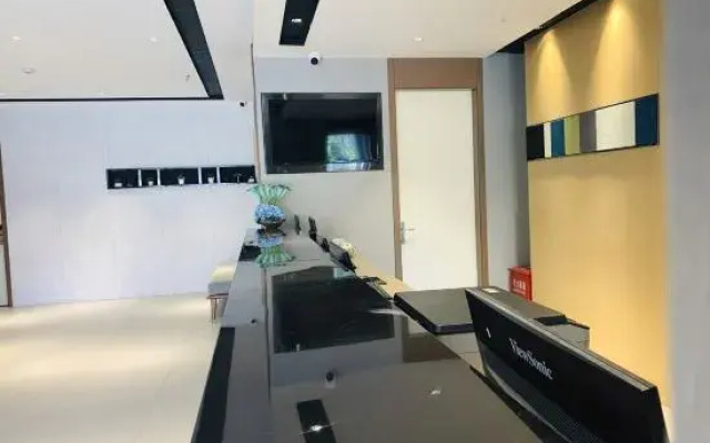 Homeinn Selected Hotel (Kunming Dianchi Road)
