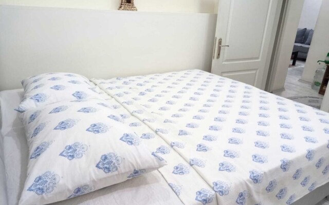 Fully Furnished & Central Family Apartment
