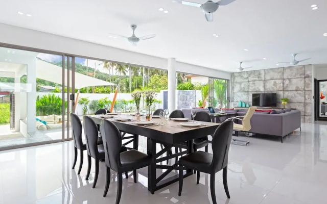 Open-space Design 4BR Pool Villa Luna