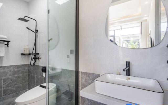 Qiqi Huaxi Homestay (Qinglongxia Scenic Area)