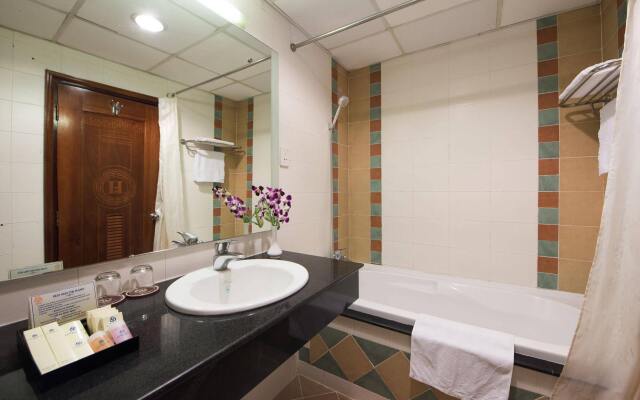 Aluna Ben Thanh Hotel