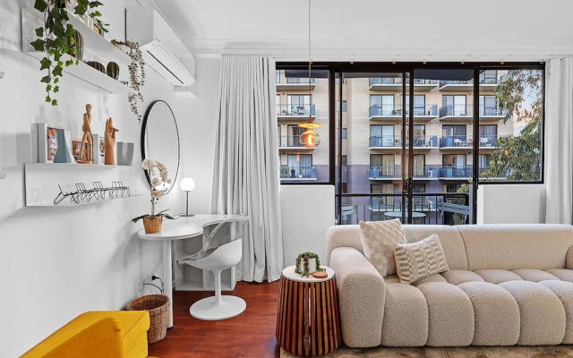 Bespoke East Perth - Sleeps 2 - Superior Wifi