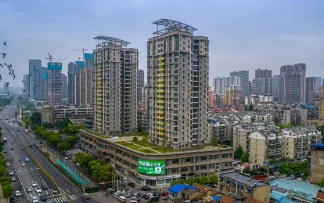 Vienna Hotel (Wuchang Jiangtan Xujiapeng Subway Station, Hubei University)