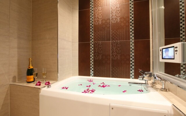 Lusso Croce Urban Resort