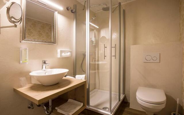 Keramikhotel Goldener Brunnen