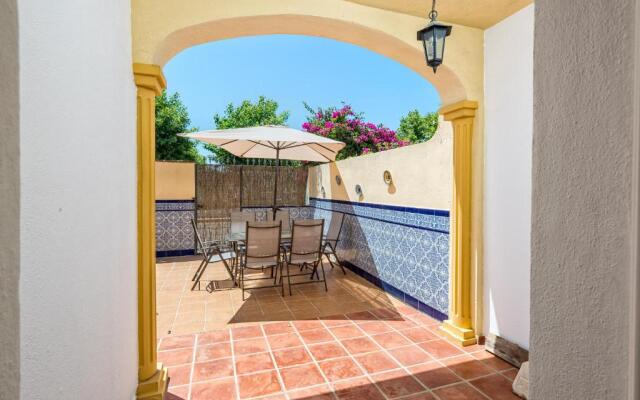 Beachfront Townhouse Beatriz by Rafleys