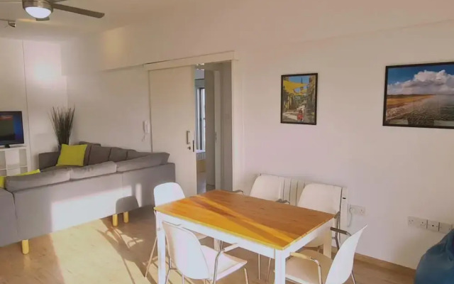 58 LIM - Stay Mystique Apartment