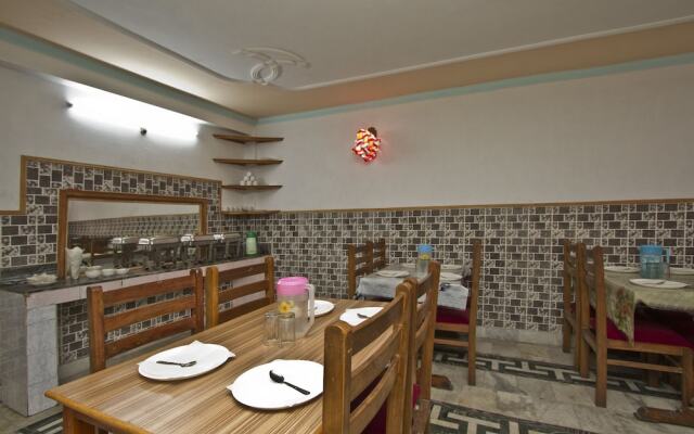 OYO 8643 Hotel Shambhala