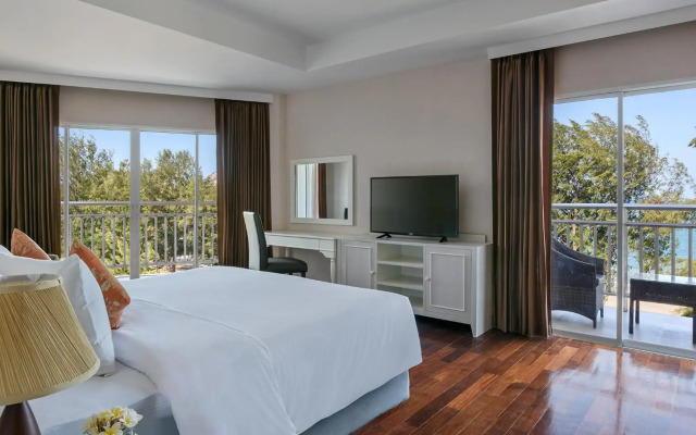 Seapine Beach Golf and Resort Hua Hin