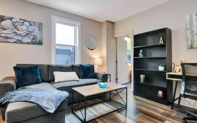 Newly Renovated - Spacious 1BR - Near Downtown