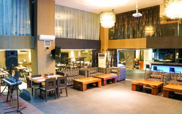 Capital O 991 D'batoe Boutique Hotel