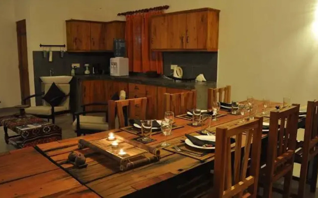Tissakumbura Holiday Home
