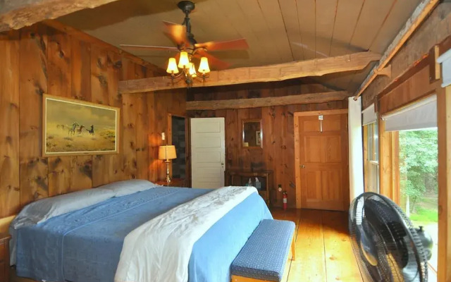 Pondview Cabin - Log Cabin Retreat