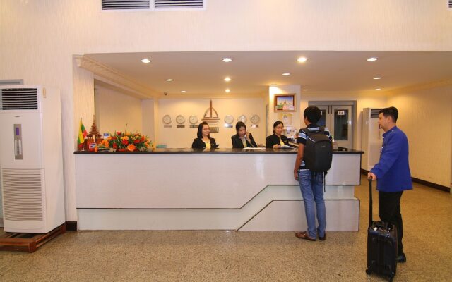 Central Hotel Yangon
