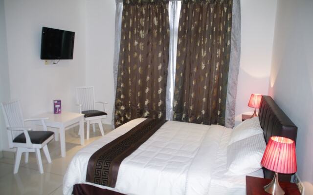 JB City Shopping Mall Apartment
