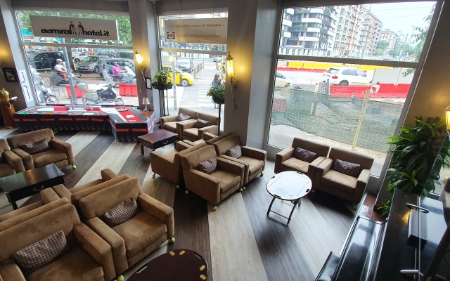 Admiral Hotel