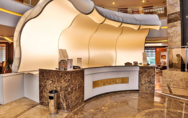 Saturn Palace Resort