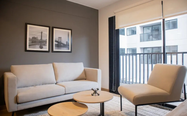 w Peaceful 1BR w/ Perfect Balcony in Miraflores