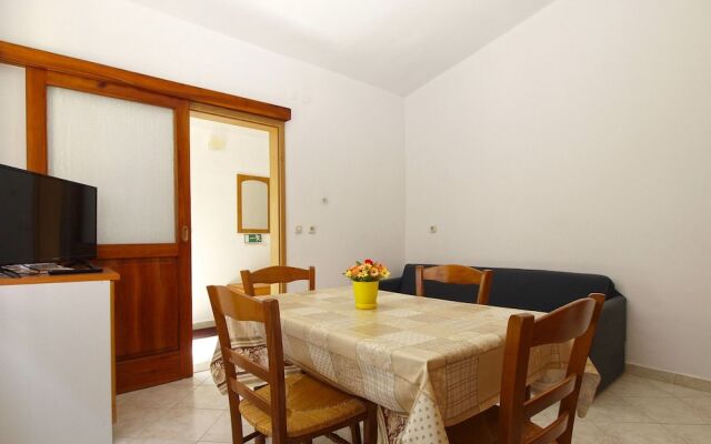 Apartment 1907