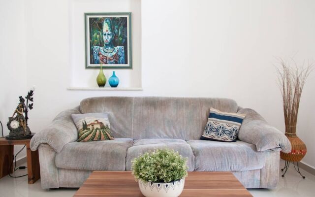 Alona's Apartments