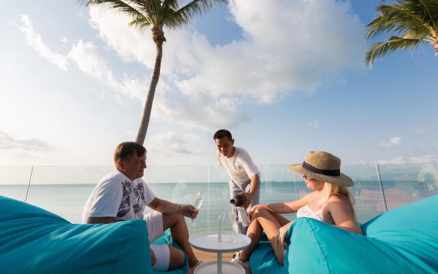 Villa Chok in beachfront villa resort
