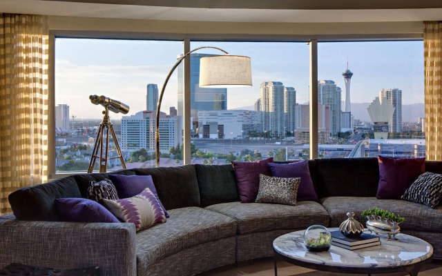 Renaissance Las Vegas Hotel