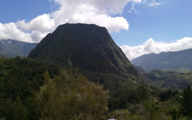 Meublé de tourisme " Le Jasmin Étoilé"- Hell-Bourg - SALAZIE
