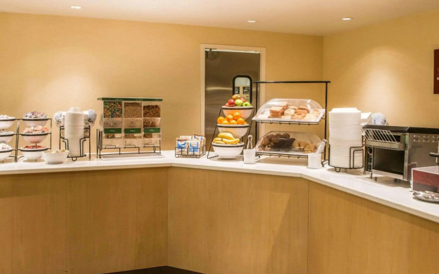 Comfort Inn & Suites