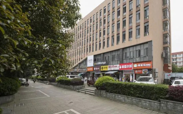 Zhuzhou Tiantianshang Art Hotel (Hunan University of Technology)