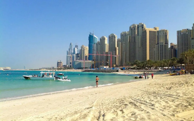 Urban Panda Hostel JBR Dubai