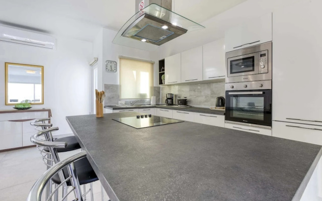 Gzira Penthouse