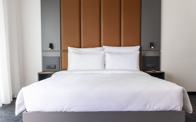 The Londoner Hotel St. Julians