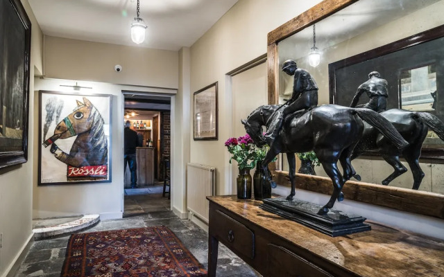 The Horse and Groom