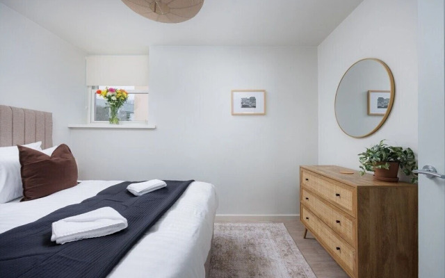 Luxury First Floor 2 bed Apartment
