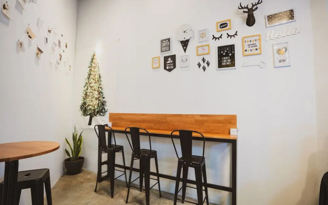 Hashtag.Capsule.Hostel