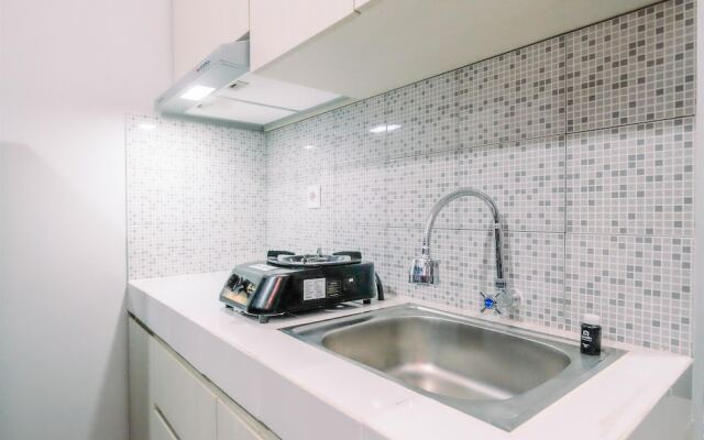 Well Furnished And Comfy 2Br At Royal Heights Apartment