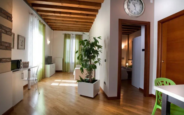 Verona For Rent Topazio