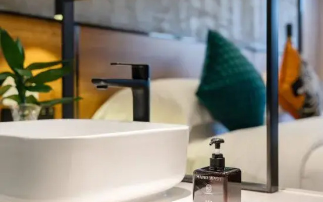 Enjoy Inn Hotel（Changjiang Store)