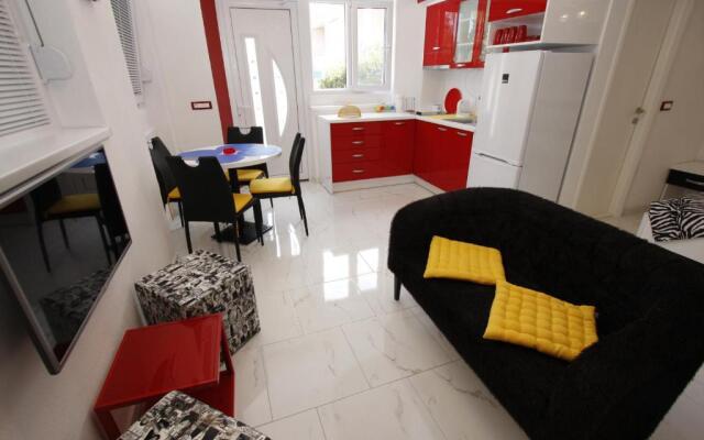 Apartment Love Story