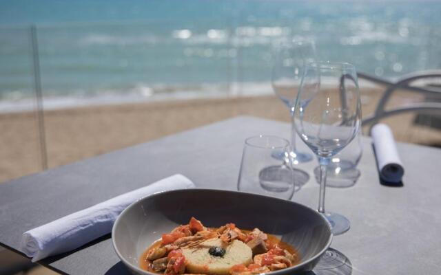 Luna Minoica Suites and Apartments