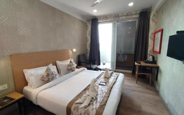 Saltstayz Select - Near Sohna Road City Center