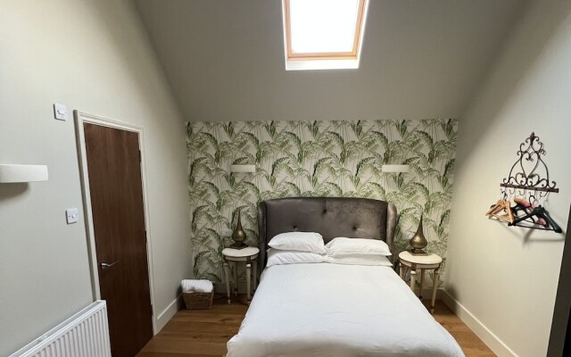 Harlington Manor