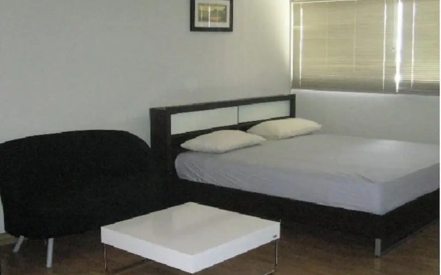 Room in B&B - Poppular Palace Don Mueang Bangkok Triple Room