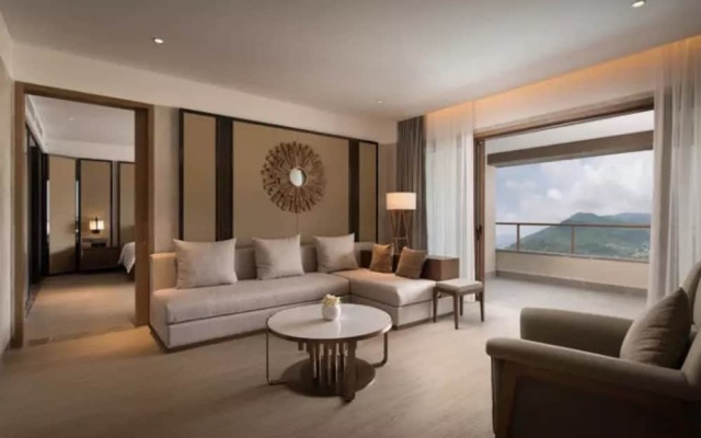 La Fountain Hotel & Resort