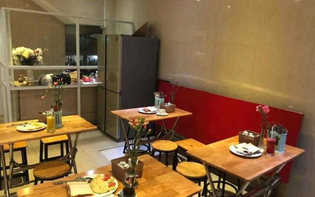 RedDoorz Plus @ Pham Ngu Lao 2