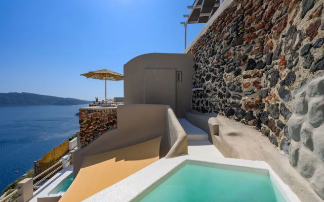 Nano Oia Canaves