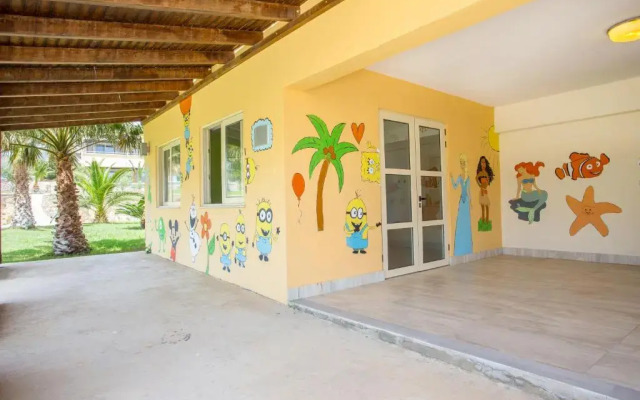 Grand Blue Beach Hotel