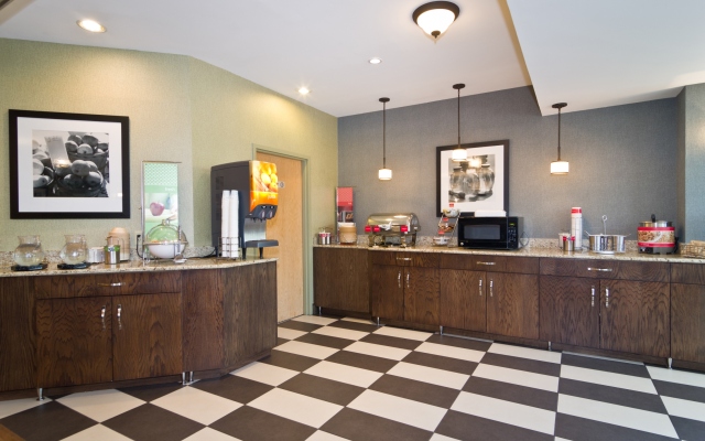 Hampton Inn New Philadelphia