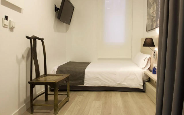 THE 8 Boutique B&B